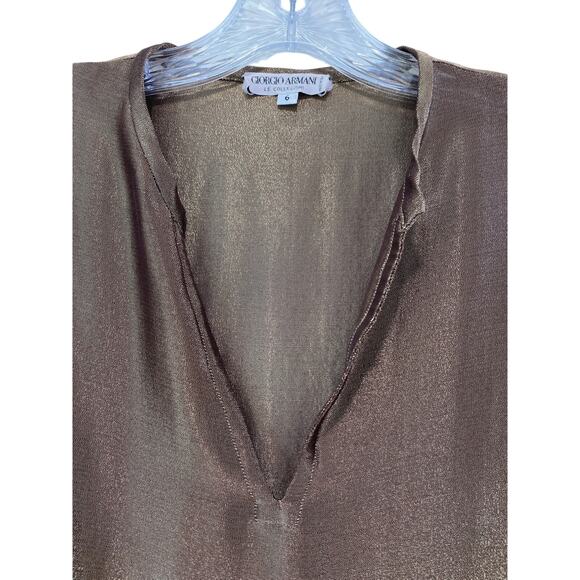 Giorgio Armani Silk Blend Gold Metallic V Neck Popover Top 6 Glamorous Elegant - Picture 3 of 8